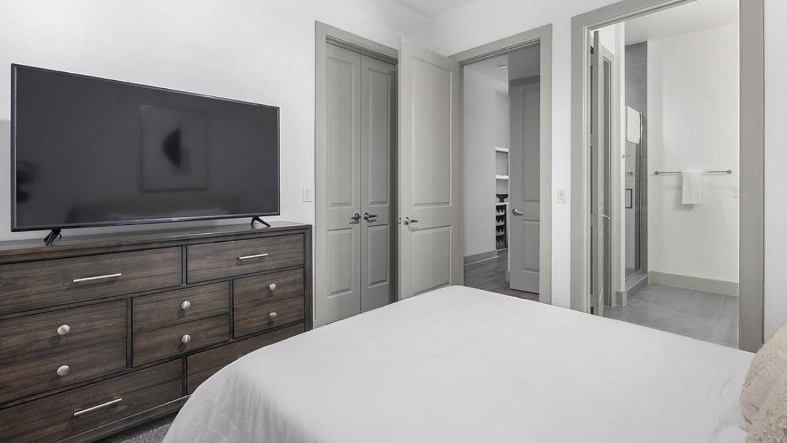 Landing - Modern Apartment With Amazing Amenities Houston Exterior foto